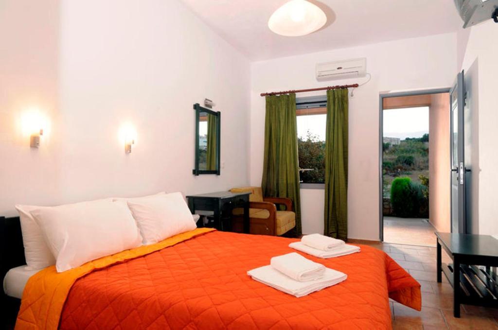 Petradi Aparthotel Livadi  Quarto foto