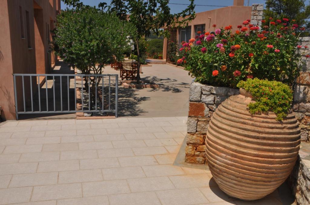 Petradi Aparthotel Livadi  Exterior foto