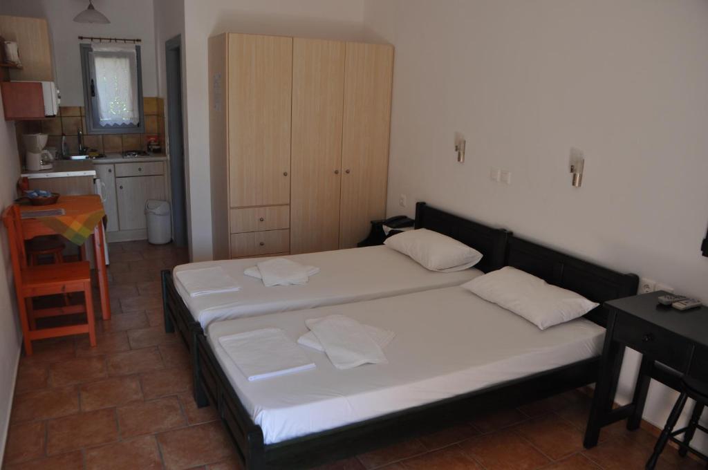 Petradi Aparthotel Livadi  Quarto foto